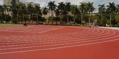 廣西玉林陸川縣實(shí)驗(yàn)中學(xué)混合型塑膠跑道以及足球場(chǎng)順利完工！
